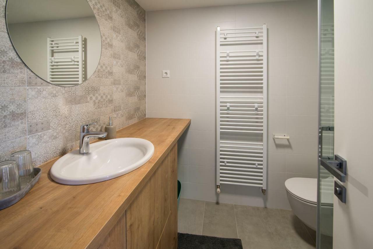 Franko & Ana Apartments คิร์ก ภายนอก รูปภาพ