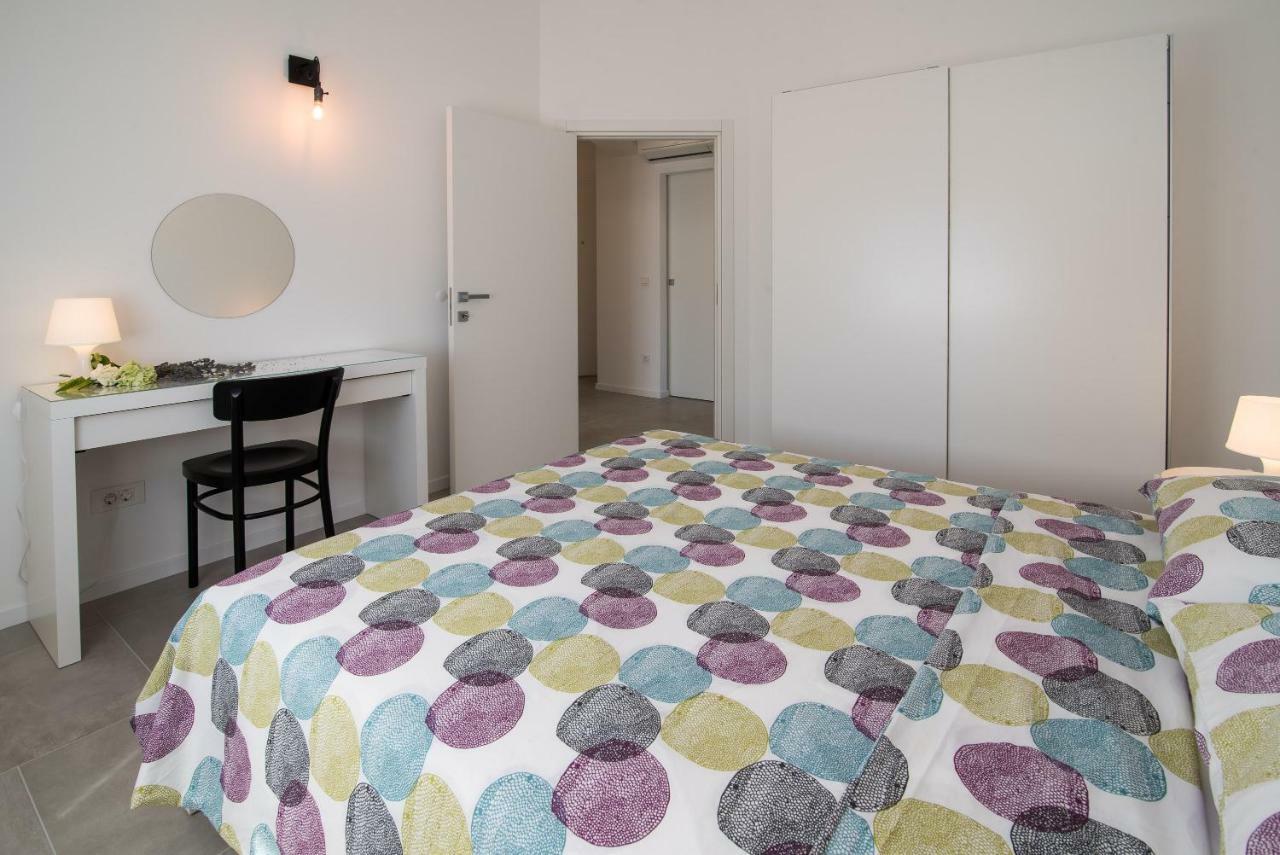 Franko & Ana Apartments คิร์ก ภายนอก รูปภาพ
