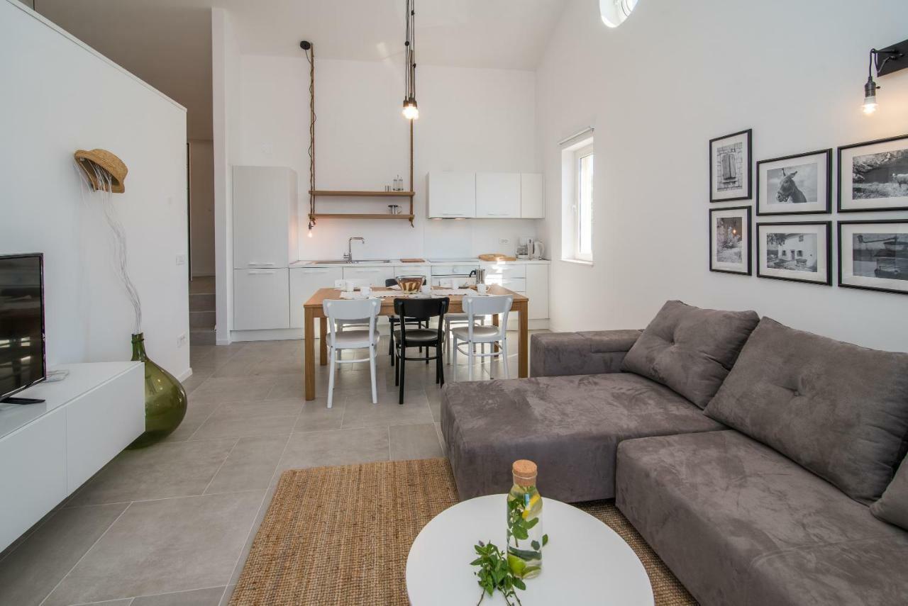 Franko & Ana Apartments คิร์ก ภายนอก รูปภาพ