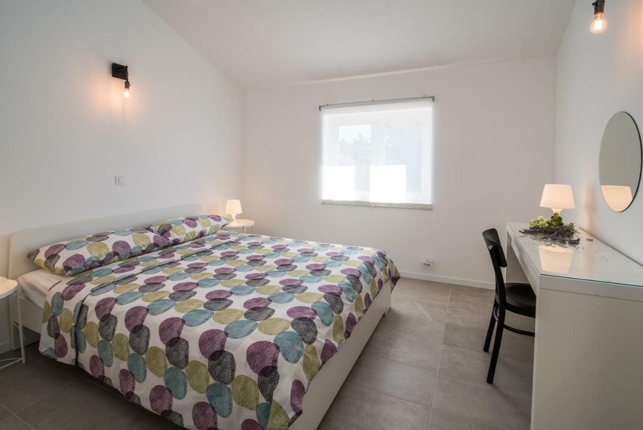 Franko & Ana Apartments คิร์ก ภายนอก รูปภาพ